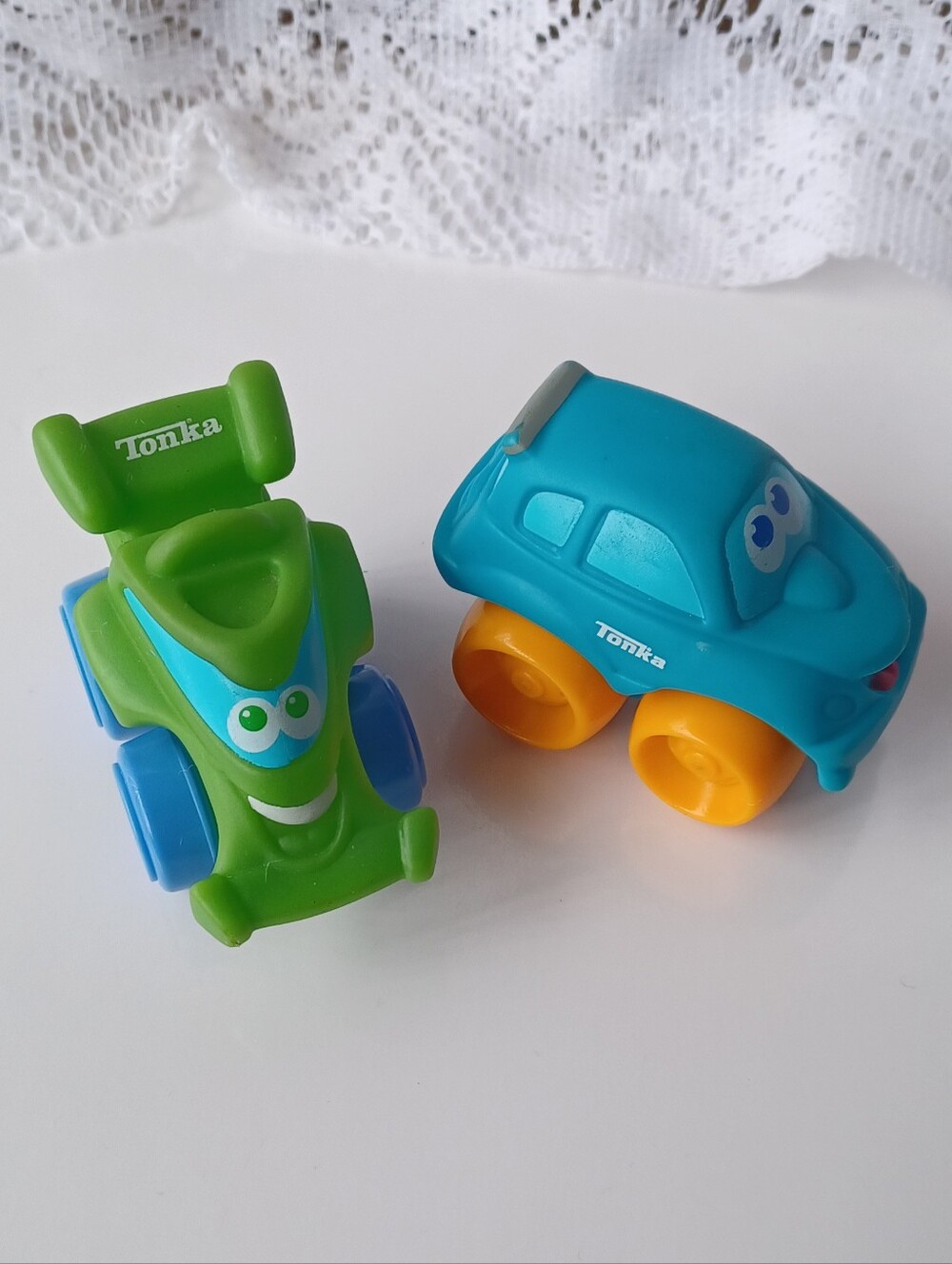 (2) PLAYSKOOL/TONKA/HASBRO WHEEL PALS CHUCK & FRIENDS GREEN RACER & BLUE CAR